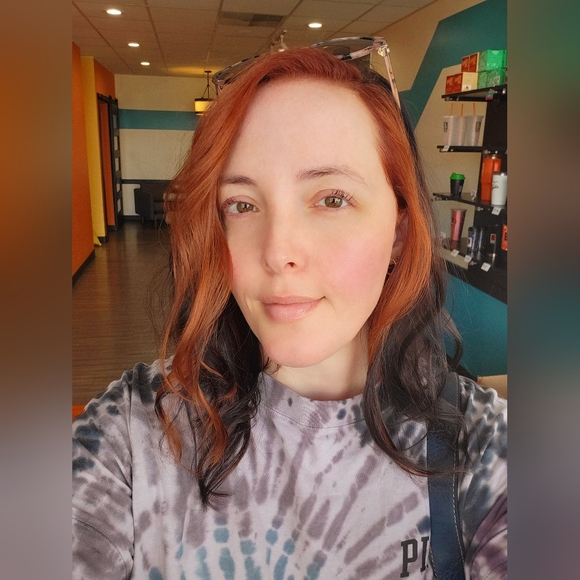 Meet your Posher, Jeri Lynn 🩷 - Picture 5 of 16